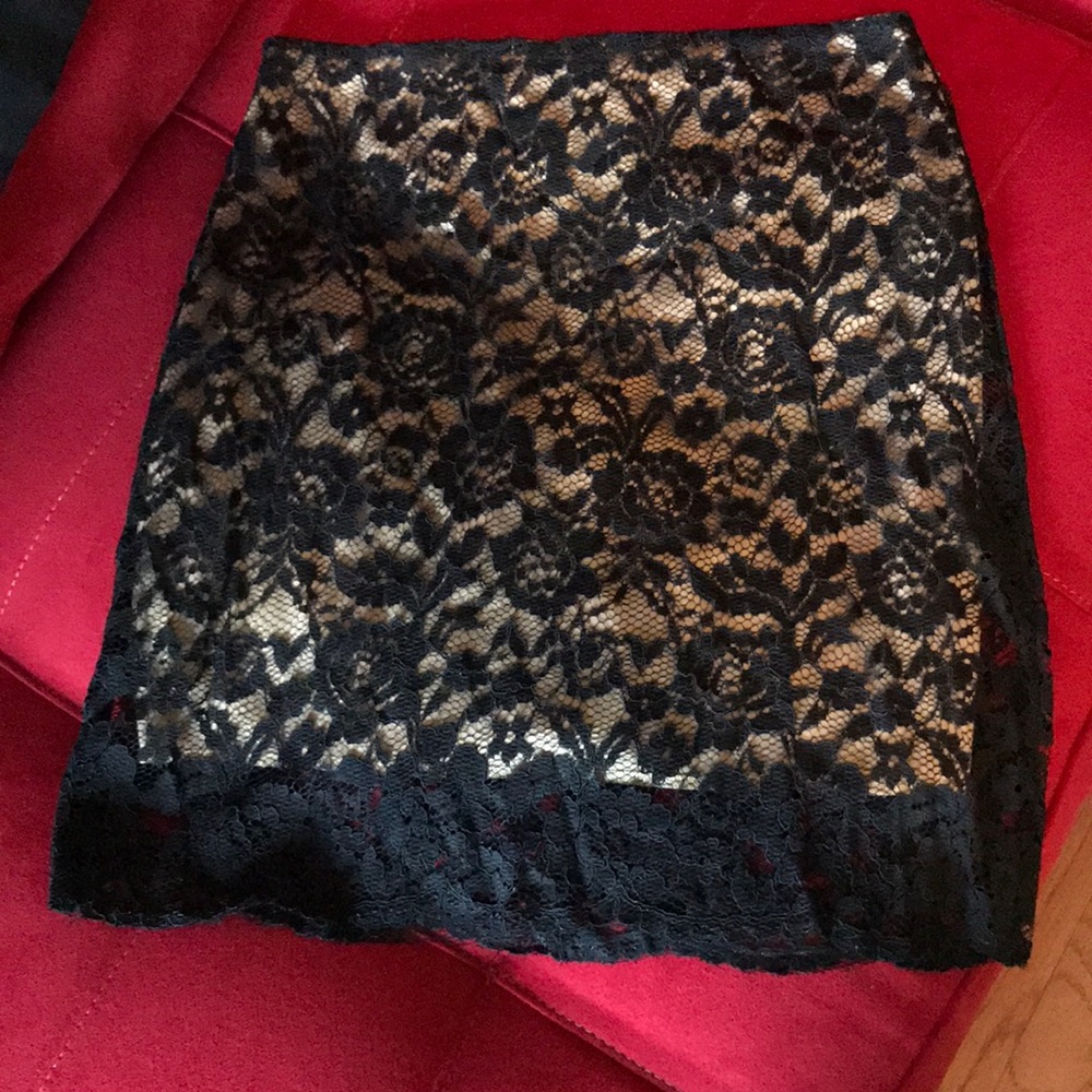 Lace skirt